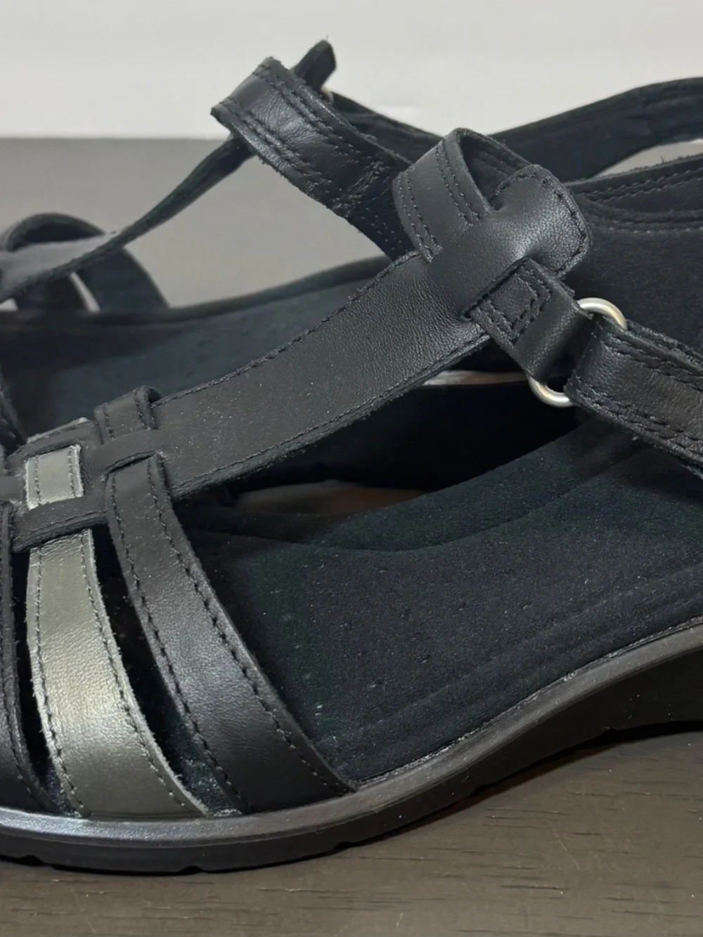 Ecco Flash T-Strap Sandal, Black & Grey EU 40 - US 9-9.5